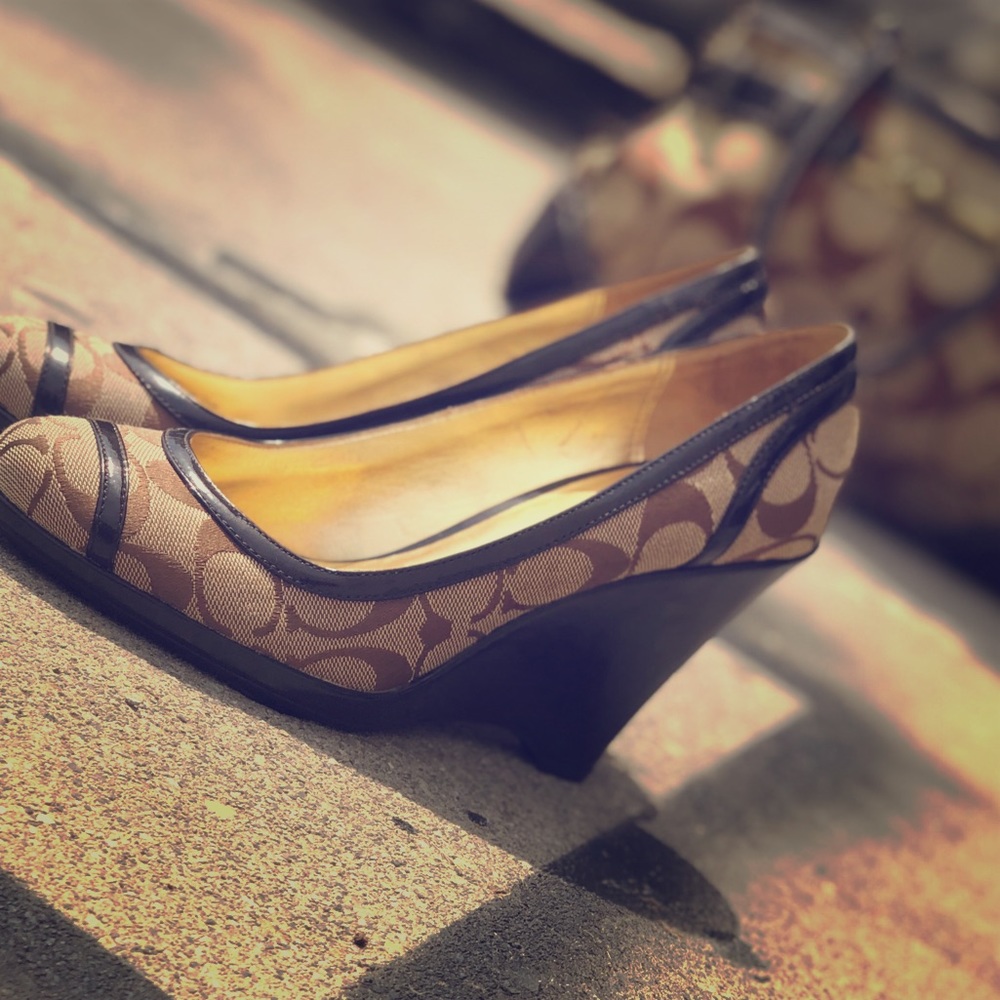 Women’s coach Heels
